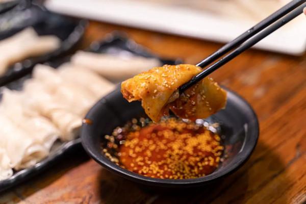 兩天一夜吃遍子長!這些令人慾罷不能的神店,帶10個胃才能走完 兩天一夜吃遍子長!這些令人慾罷不能的神店,帶10個胃才能走完