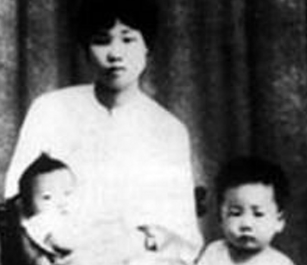 2008年,邵華逝世,毛新宇透露母親遺願:想和父親陪伴在奶奶身邊 2008年,邵華逝世,毛新宇透露母親遺願:想和父親陪伴在奶奶身邊