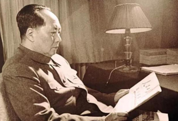 雙槍老太婆被判槍決，周總理親自出面求情，主席：善待她的家人