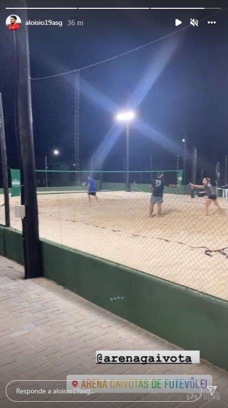 洛國富更新社媒：巴西的休閒時光 享受沙灘羽毛球