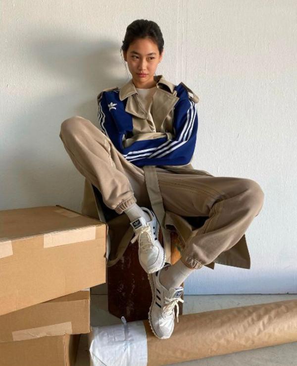 被《魷魚遊戲》女主驚豔，現實中是一名模特，穿衣風格冷冽且帥氣