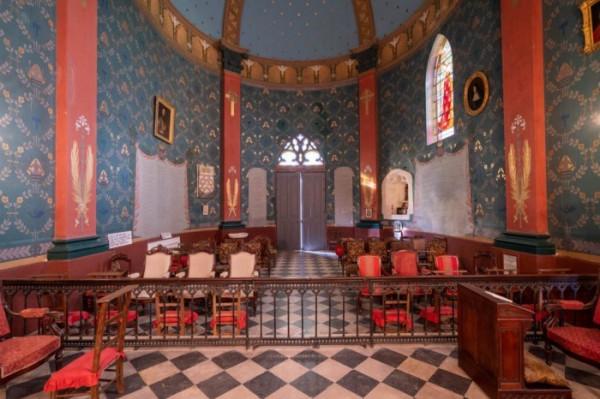 一座歷史悠久的 11 世紀城堡，一起來看下內部的豪華裝修吧