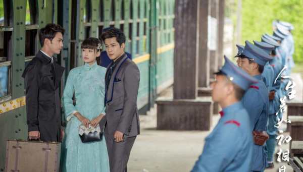 給病號服做腰線，女扮男裝戴假睫毛，國產劇主演造型能有多心機？