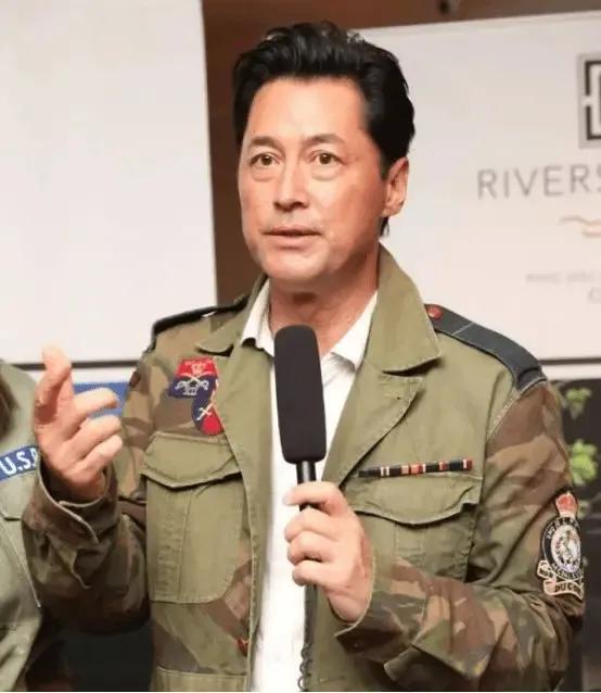 56歲王敏德宣佈大女兒將與女朋友結婚，不介意兩人一起懷孕