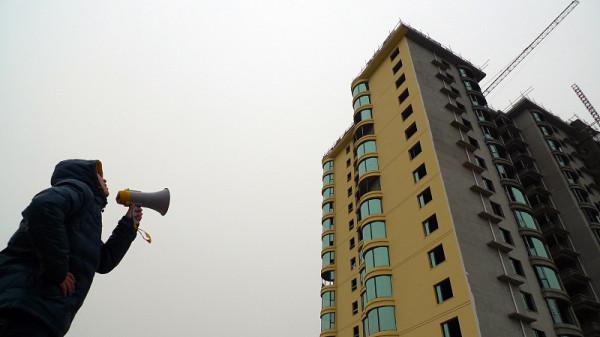 從1&period;8萬跌到9千，房子依舊賣不掉！業主崩潰：只要還房貸，免費送