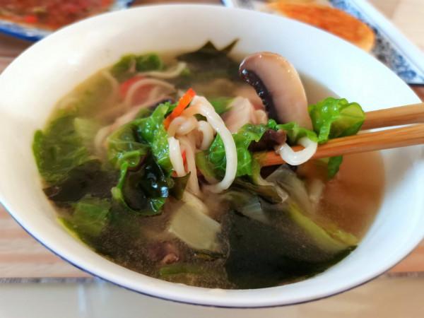 今天的午餐很特別，三樣風格的美食湊成一桌，超級好吃