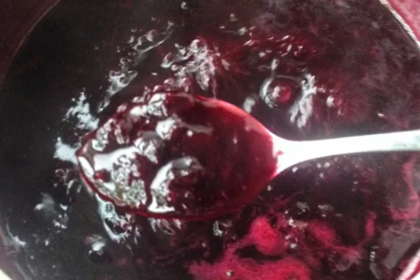 趣味早餐食譜:熱帶魚吐司麵包搭配雞絲蔬菜沙拉 趣味早餐食譜:熱帶魚吐司麵包搭配雞絲蔬菜沙拉