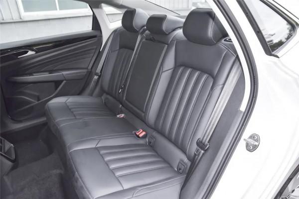 家用B級車怎麼選？21款帕薩特亮點分析！到底值不值得入手