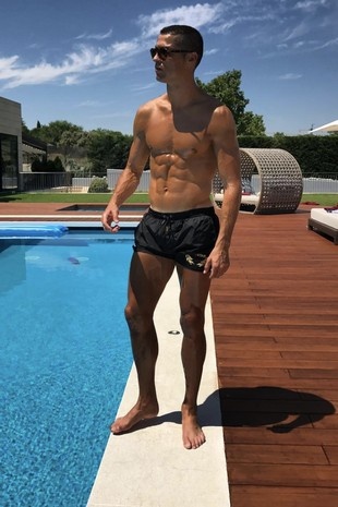 鏡報盤點C羅名下9處房產：靠山靠海應有盡有，最貴值1400萬鎊