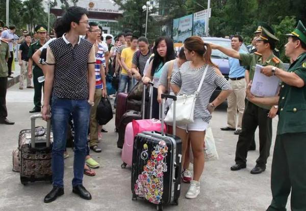 “中文標語”又火了？這次不是越南，中國遊客：一點面子都不給