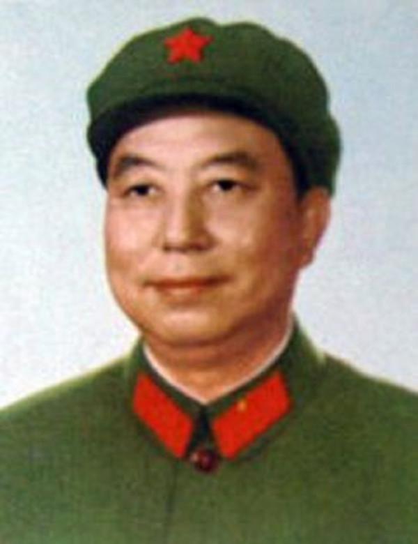 華國鋒晚年想去毛主席紀念堂,被家人阻攔後,說道:這是最後一次 華國鋒晚年想去毛主席紀念堂,被家人阻攔後,說道:這是最後一次