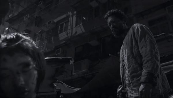 一部黑白電影，充滿腐爛肉香