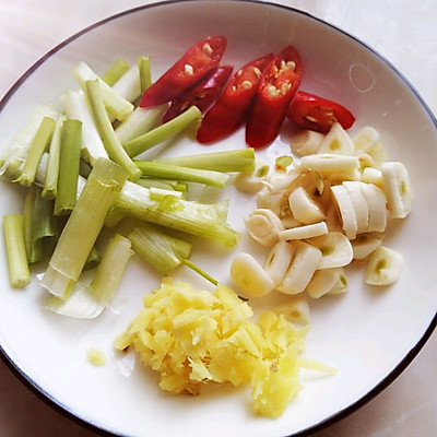 #東古家味美食#家常香辣下飯菜——雙椒臘肉炒包菜 #東古家味美食#家常香辣下飯菜——雙椒臘肉炒包菜