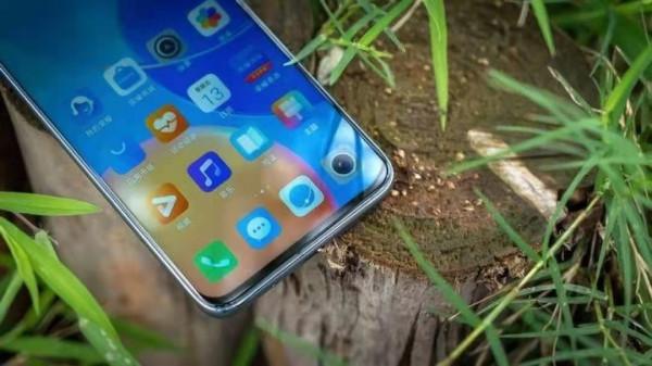 8月上市榮耀新機降價，跌至1399元，4000mAh+輕薄機身+8GB運存