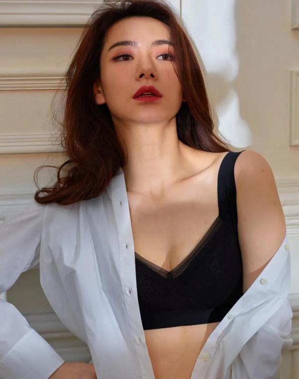 戚薇與楊冪的顏值碰撞你更愛哪一位