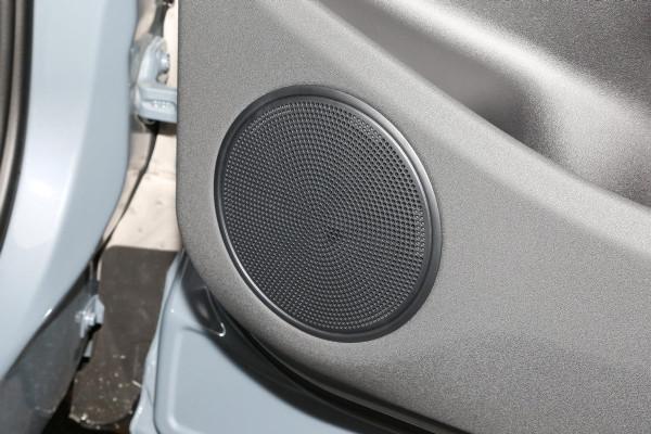 詳解路虎攬勝極光，配置豪華、顏值高，卻最終被市場埋沒