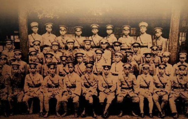 黃埔軍校政治部，最讓蔣介石頭痛：除了主任能力還有我黨兩支勁旅