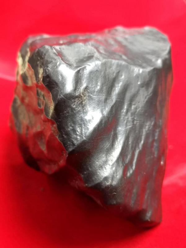 非常稀有的無球粒定向隕石