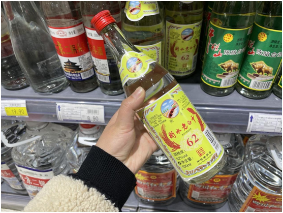 綠脖西鳳、黃蓋玻汾、紅星八年，這些暢銷光瓶酒，都值得喝嗎？