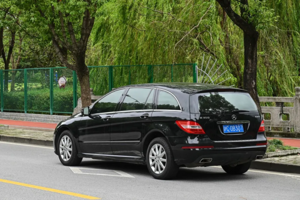 6缸6座的賓士R350L,輕鬆勝任多人出行 6缸6座的賓士R350L,輕鬆勝任多人出行