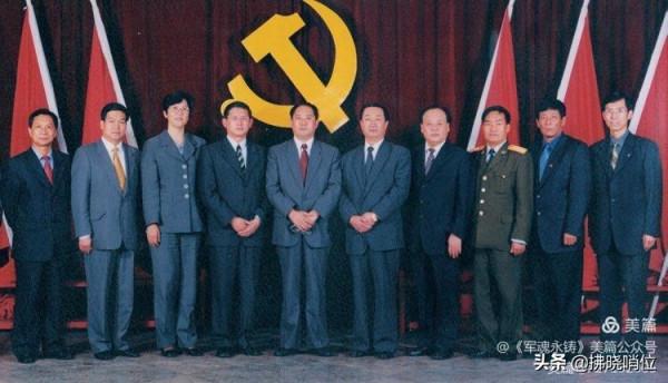 張賈哲：我任一連長二三事