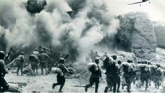 1947年土匪偷襲，我軍數名高階幹部犧牲，毛主席下令槍斃護衛員