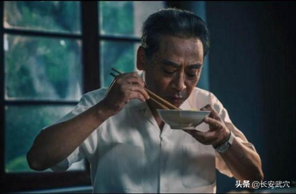 周恩來昏迷後被轉移至香港,醒來時見到一姑娘,旁人:她是你“太太” 周恩來昏迷後被轉移至香港,醒來時見到一姑娘,旁人:她是你“太太”