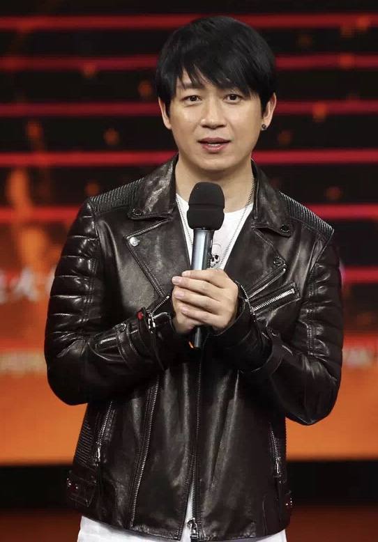 凹凸不平、眼睛擠成一條縫,“發麵饅頭”臉毀了多少高顏值明星? 凹凸不平、眼睛擠成一條縫,“發麵饅頭”臉毀了多少高顏值明星?