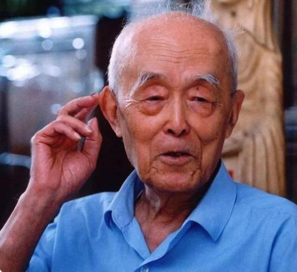 男人50歲後眉毛變長，意味著什麼呢？聽聽醫生怎麼說，漲知識了