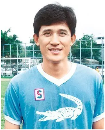 成龍苦追她8年，跟男友相戀26年不結婚，米雪如今怎樣了？