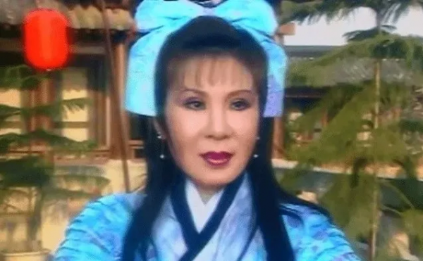 強拗少女人設的她們,是不是該醒醒了? 強拗少女人設的她們,是不是該醒醒了?