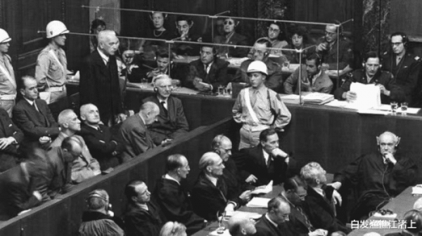 同聲傳譯的誕生——紐倫堡審判的“副產品” 同聲傳譯的誕生——紐倫堡審判的“副產品”