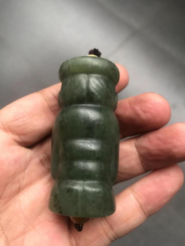 古玉灰皮，盤後對比