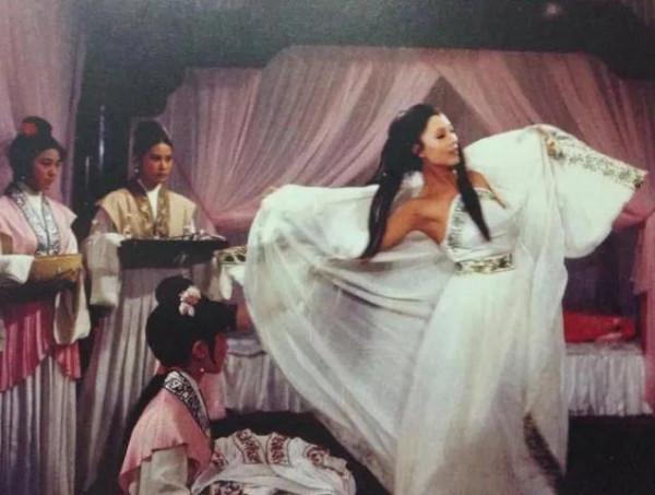 “最強正室”何莉莉:隱忍43年,鬥贏小三,熬死老公,坐擁70億 “最強正室”何莉莉:隱忍43年,鬥贏小三,熬死老公,坐擁70億