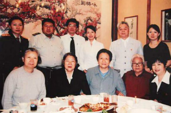 毛主席外孫女孔東梅:與毛主席最像,卻坦言不想活在外公光環之下 毛主席外孫女孔東梅:與毛主席最像,卻坦言不想活在外公光環之下