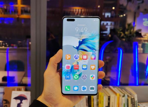 華為mate40 Pro與VIVO X70Pro&plus;拍照都能拍月亮，哪一款更好？