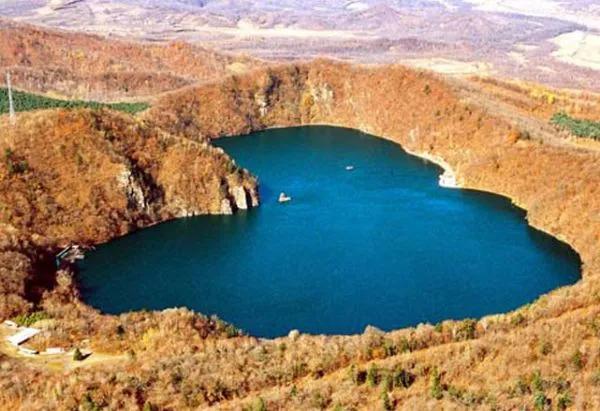 西班牙火山50年後再次噴發,岩漿流到街道,聊聊國內火山有幾座 西班牙火山50年後再次噴發,岩漿流到街道,聊聊國內火山有幾座