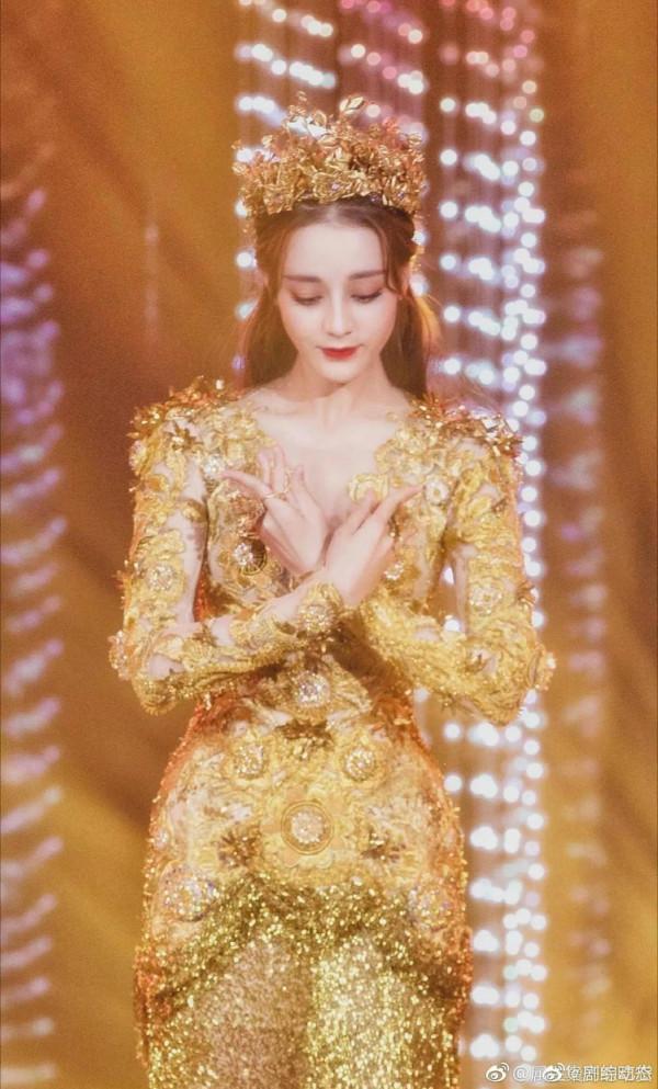 迪麗熱巴,以前金鷹節的照片 迪麗熱巴,以前金鷹節的照片