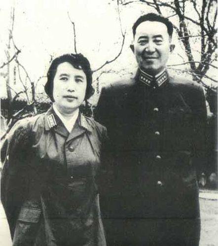 這位女上校至今99歲,丈夫是開國大將,卻不喜歡被稱為夫人 這位女上校至今99歲,丈夫是開國大將,卻不喜歡被稱為夫人