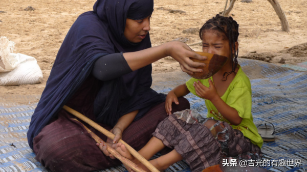 女孩越胖越嫁得好，父母從她們5歲起，就開始強制餵食催肥她們