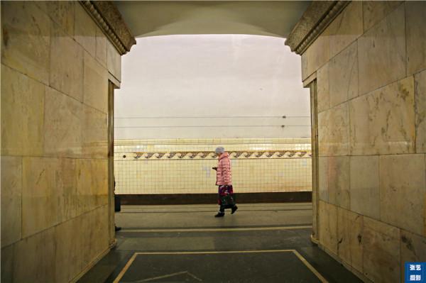 俄羅斯莫斯科旅行，不要錯過參觀宮殿般令人驚豔的地鐵