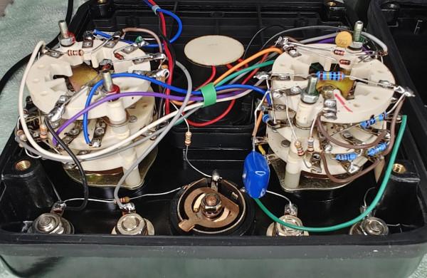 1963年震華500型萬用表!500表的最高工藝水準!三代表拆蓋看差異 1963年震華500型萬用表!500表的最高工藝水準!三代表拆蓋看差異