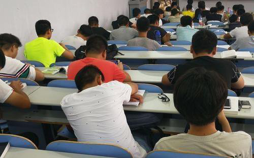 在中小學推行“5+2”模式以後……