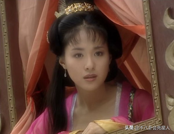 別再亂動臉上的痣了！這些中年女星把痣變成特色，個個有靈氣