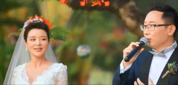 公認的央視高顏值主播，有人一路高歌，有人卻成“負面模板”