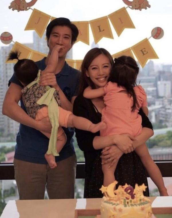 45歲王力宏近照曝光,鬍子頭髮都花白,與范瑋琪夫婦同框差別大 45歲王力宏近照曝光,鬍子頭髮都花白,與范瑋琪夫婦同框差別大