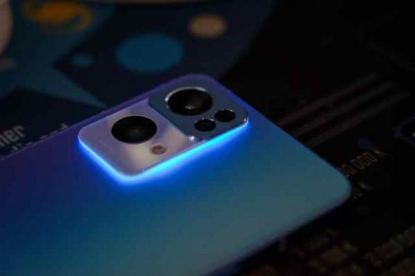 誰說直角設計沒有好手感?OPPO Reno7 Pro有話要說 誰說直角設計沒有好手感?OPPO Reno7 Pro有話要說