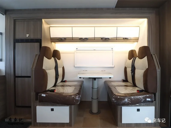準備詩和遠方？賽德白鯨雙拓房車，超高配置讓你愛不釋手