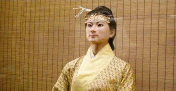 日本多次索要她的頭髮，從一縷到1寸，我國發現異常：半寸也不給