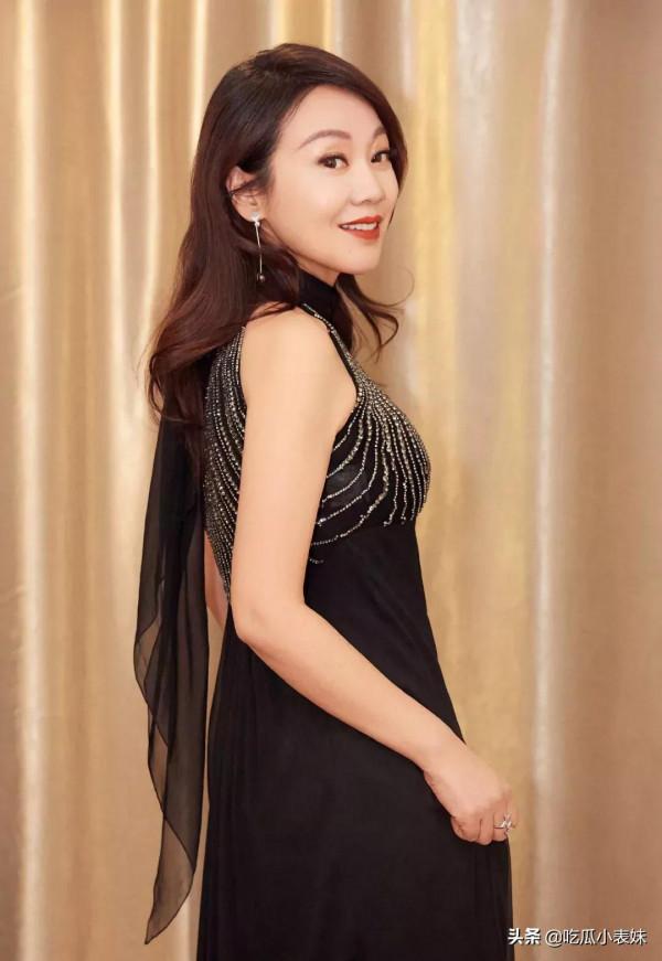 閆妮，風韻猶存，韻味十足